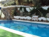 piscina-rural-barbacoa-cesped